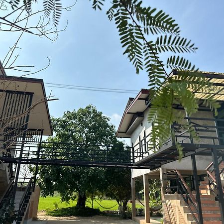 Ban Suweena Uthai Thani Exterior foto